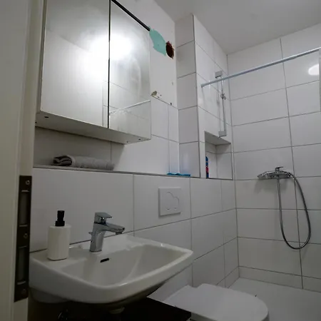 Schlosspaerkchen An Der Ecke *