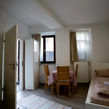 Schlosspaerkchen An Der Ecke Wiesbaden