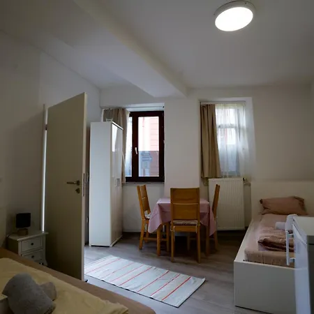 Apartament Schlosspaerkchen An Der Ecke Wiesbaden